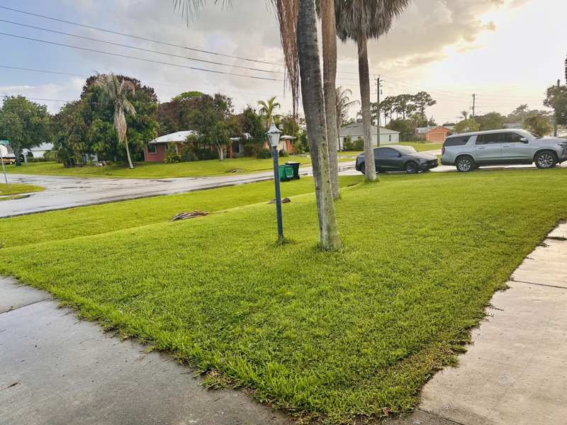 3 bedroom Single Family Residence at 637 SE Thornhill Drive, Port St Lucie Section 13, Port St. Lucie — photo 1