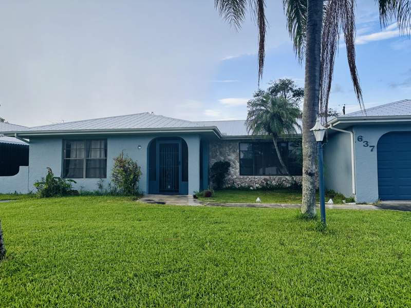 3 bedroom Single Family Residence at 637 SE Thornhill Drive, Port St Lucie Section 13, Port St. Lucie — photo 2