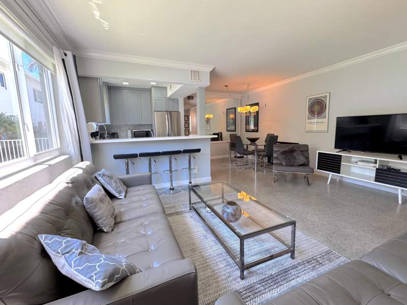 2 bedroom Stock Cooperative at 624 Antioch Avenue #6, Beachside Apts Co-Op, Fort Lauderdale — photo 2