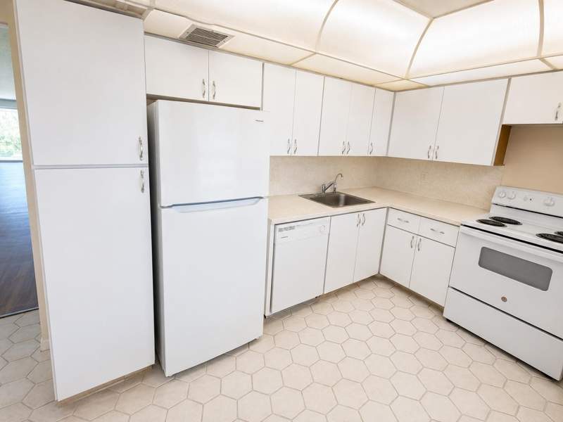 3 bedroom Condominium at 3520 Oaks Way #402, No 113 Palm-Aire Country Club, Pompano Beach — photo 5