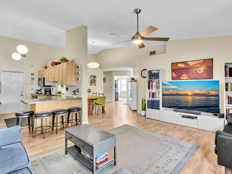 3 bedroom Single Family Residence at 8 Hawthorne Lane, Boynton Lakes 4, Boynton Beach — photo 2