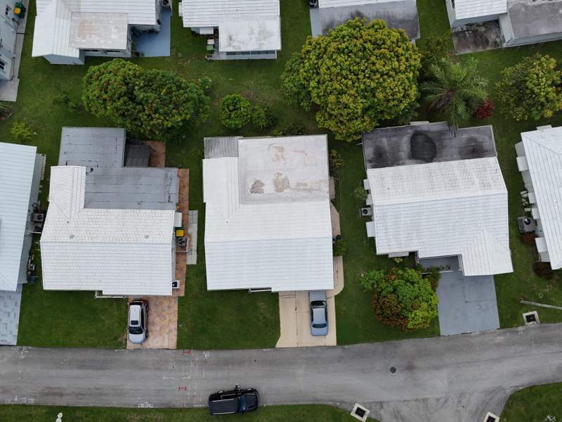 3 bedroom Single Family Residence at 7105 NW 68th Avenue, Mainlands Of Tamarac Lakes, Tamarac — photo 3
