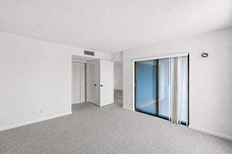 2322 S Cypress Bend Drive #311, Pompano Beach FL - photo 8 of 12