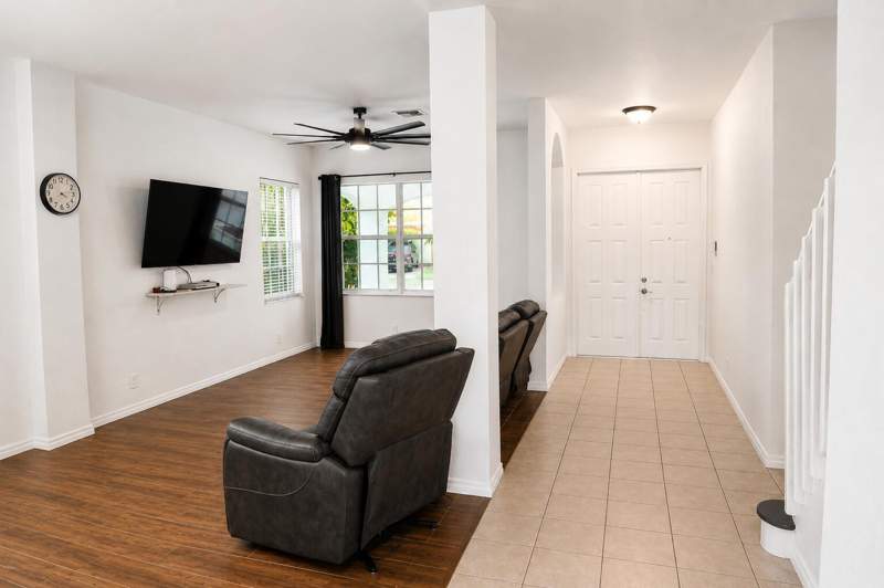 5 bedroom Single Family Residence at 609 SW 167th Way, Pembroke Shores, Pembroke Pines — photo 4