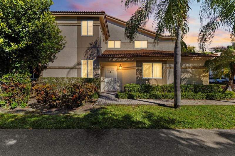 3 bedroom Townhouse at 6700 Via Regina, Plum At Boca Pointe Condos One Thru 15 Filed In Or, Boca Raton — photo 3
