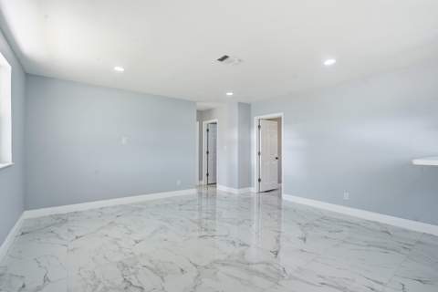 5926 SE Inez Avenue, Stuart FL - photo 7 of 42