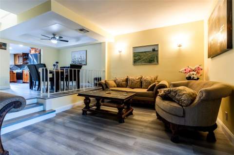 8973 Palm Tree Lane, Pembroke Pines FL - photo 8 of 18