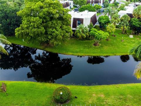 8973 Palm Tree Lane, Pembroke Pines FL - photo 18 of 18