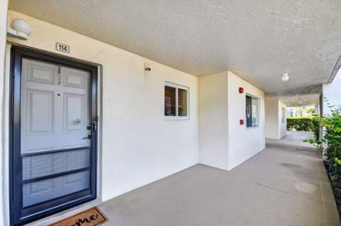 3186 Via Poinciana #114, Lake Worth FL - photo 18 of 55