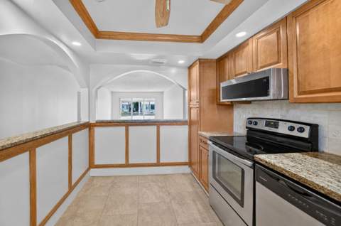 3186 Via Poinciana #114, Lake Worth FL - photo 7 of 55