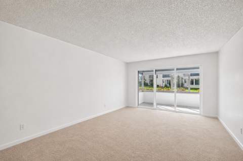 3186 Via Poinciana #114, Lake Worth FL - photo 11 of 55