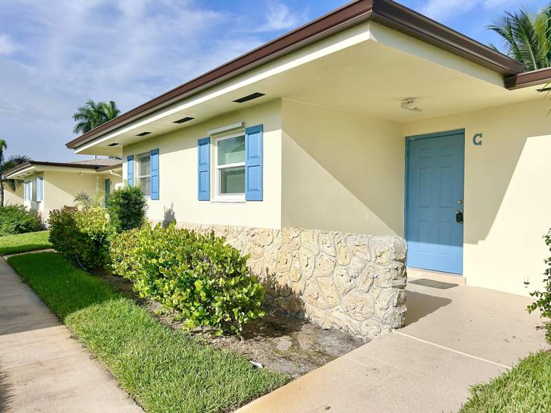 1 bedroom Villa at 2844 Crosley Drive #C, Cresthaven Villas 14 Condo, West Palm Beach — photo 2