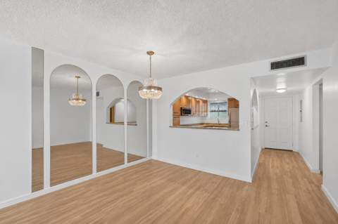 3186 Via Poinciana #114, Lake Worth FL - photo 13 of 55