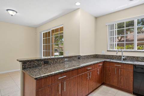 6272 S Military Trail #203, Lake Worth FL - photo 13 of 35