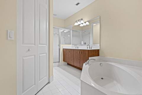 6272 S Military Trail #203, Lake Worth FL - photo 18 of 35