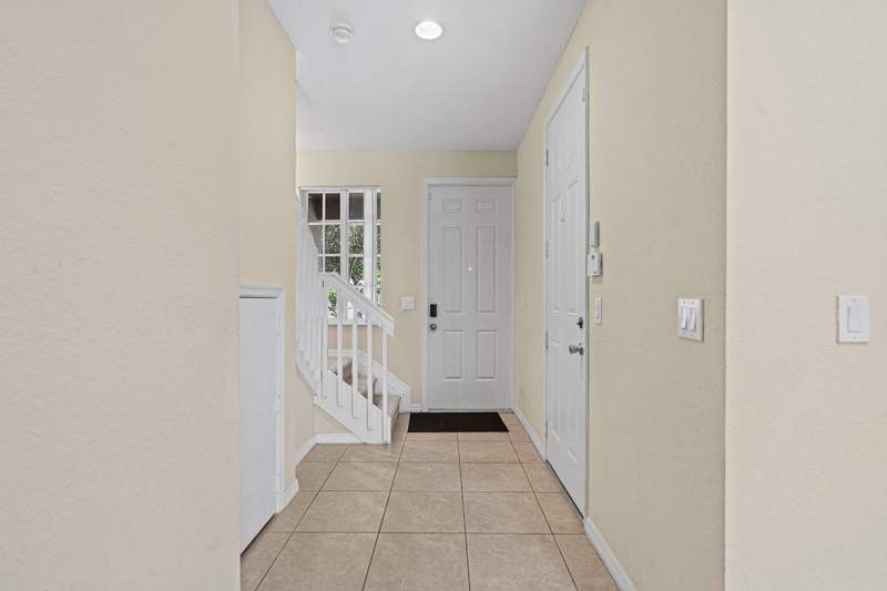 3 bedroom Townhouse at 6272 S Military Trail #203, Pine Key Reserve Condo, Lake Worth — photo 3