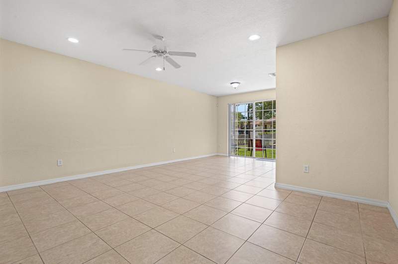 3 bedroom Townhouse at 6272 S Military Trail #203, Pine Key Reserve Condo, Lake Worth — photo 4