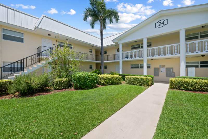 1 bedroom Condominium at 24 Colonial Club Drive #101, Colonial Club Condo Sec 2, Boynton Beach — photo 1