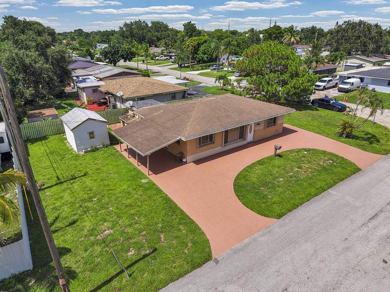 3 bedroom Single Family Residence at 2100 N 57th Avenue, Breeze Haven No 2, Hollywood — photo 4