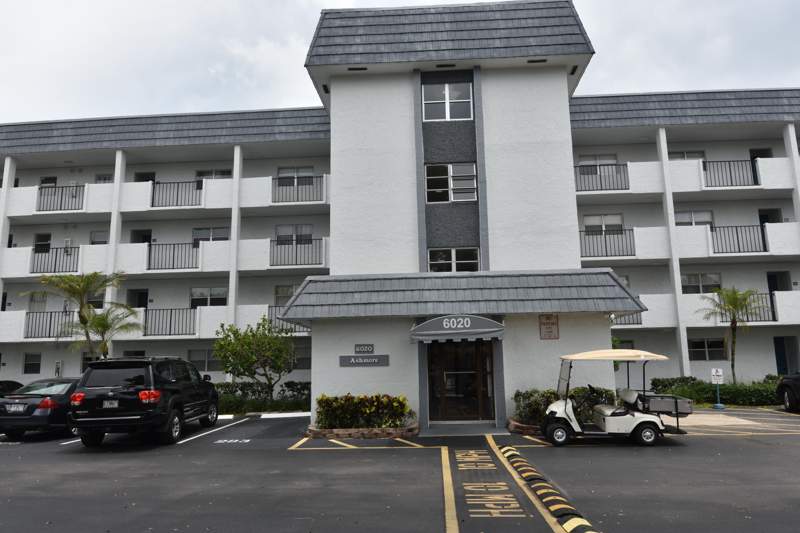 2 bedroom Condominium at 6020 NW 44th Street #304, Greens Of Inverrary Phase I, Lauderhill — photo 2