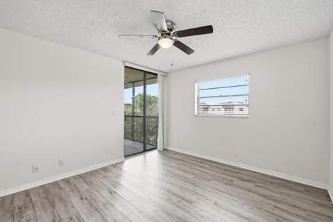 10501 W Broward Boulevard #405, Plantation FL - photo 16 of 38