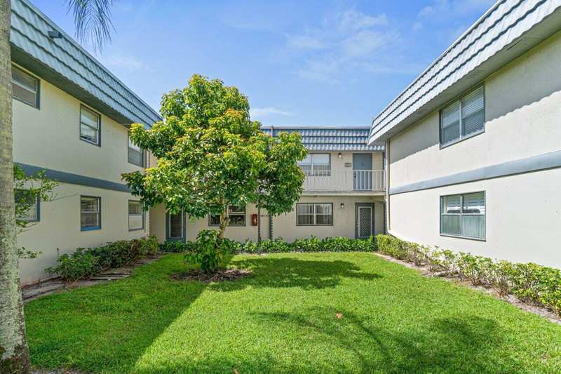 1 bedroom Condominium at 690 Brittany O, Kings Point Brittany Condos, Delray Beach — photo 1