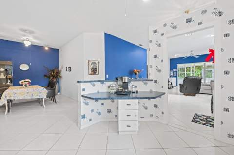 10156 Lombardy Drive, Tamarac FL - photo 9 of 23