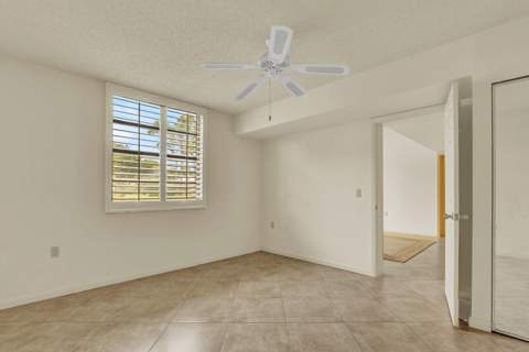 3636 Whitehall Drive #105, West Palm Beach FL - photo 18 of 37