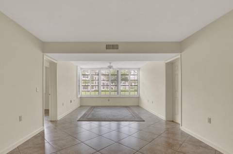 3636 Whitehall Drive #105, West Palm Beach FL - photo 9 of 37