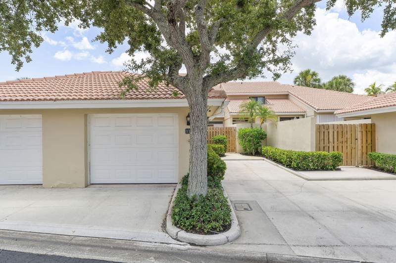3 bedroom Townhouse at 119 Old Meadow Way, PGA Patio Homes, Palm Beach Gardens — photo 2