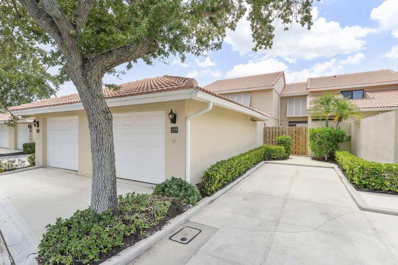 3 bedroom Townhouse at 119 Old Meadow Way, PGA Patio Homes, Palm Beach Gardens — photo 1