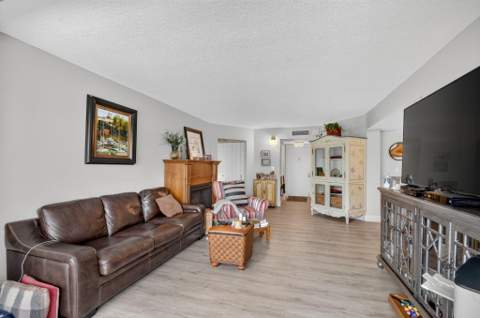 3590 Via Poinciana #311, Lake Worth FL - photo 9 of 56