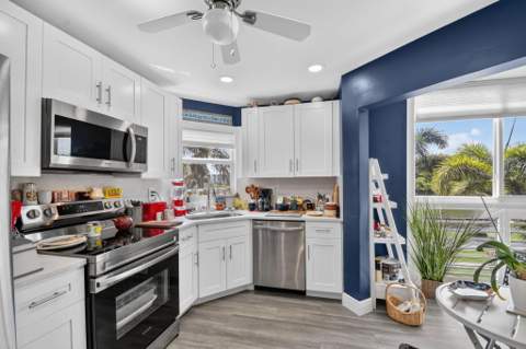 3590 Via Poinciana #311, Lake Worth FL - photo 15 of 56
