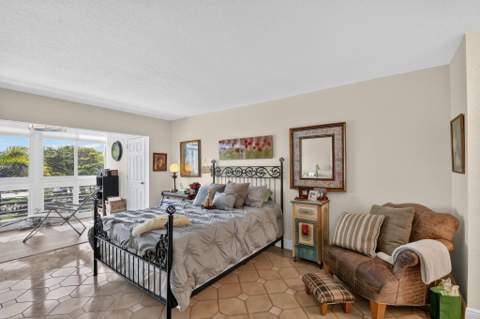 3590 Via Poinciana #311, Lake Worth FL - photo 18 of 56