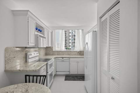 1370 S Ocean Boulevard #905, Pompano Beach FL - photo 7 of 44