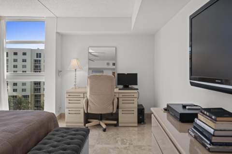 1370 S Ocean Boulevard #905, Pompano Beach FL - photo 10 of 44