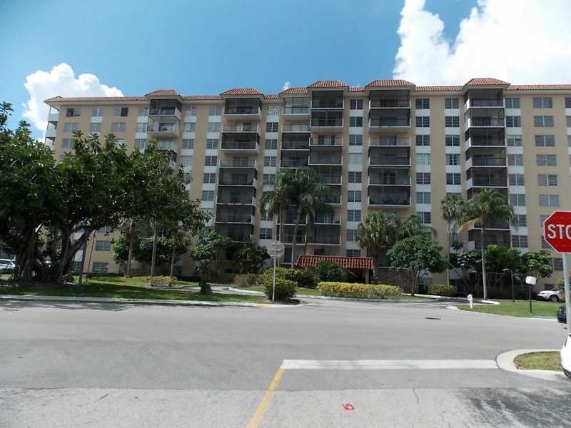 2 bedroom Condominium at 4174 Inverrary Drive #702, Manors Of Inverrary Xi, Lauderhill — photo 1
