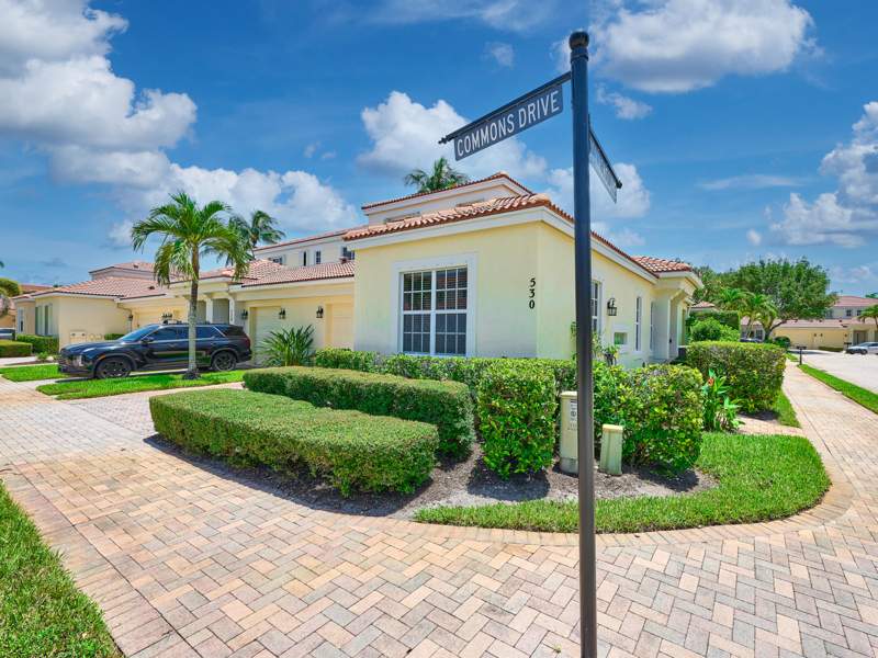 3 bedroom Townhouse at 530 Commons Drive, PGA Commons 1, Palm Beach Gardens — photo 3