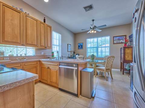 530 Commons Drive, Palm Beach Gardens FL - photo 22 of 93