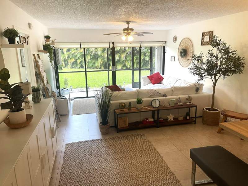 2 bedroom Condominium at 2500 Presidential Way #106, Lands Of The President Condo 8, West Palm Beach — photo 5
