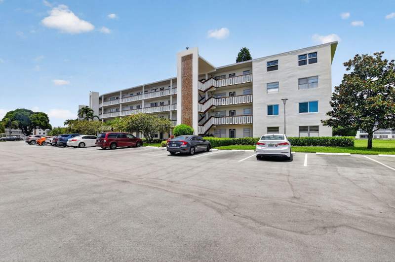 2 bedroom Condominium at 4022 Hythe B, Hythe At Century Village Condo, Boca Raton — photo 5
