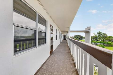 4022 Hythe B, Boca Raton FL - photo 7 of 38