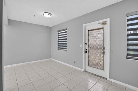 4022 Hythe B, Boca Raton FL - photo 8 of 38