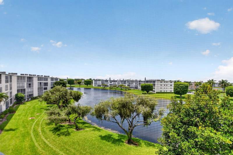 2 bedroom Condominium at 4022 Hythe B, Hythe At Century Village Condo, Boca Raton — photo 3