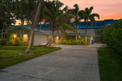 4796 SE Manatee Terrace, Stuart FL - photo 6 of 43