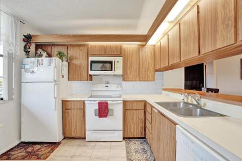 1524 Whitehall Drive #406, Davie FL - photo 6 of 58