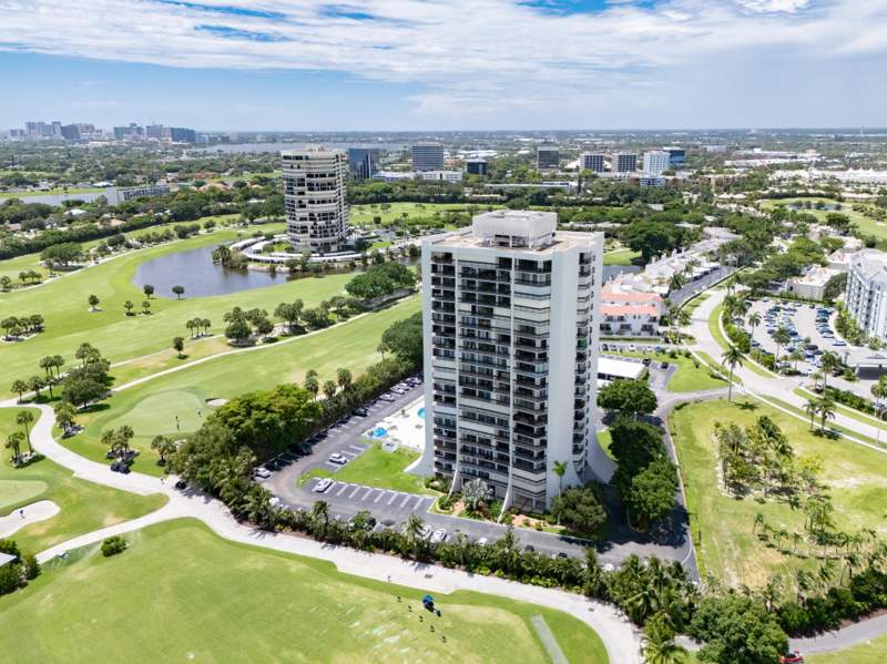 3 bedroom Condominium at 2000 Presidential Way #501, Lands Of The President Condo 2 ,, West Palm Beach — photo 3