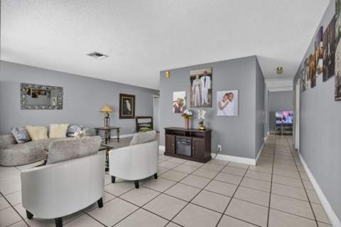 5337 Belleville Road, West Palm Beach FL - photo 7 of 77