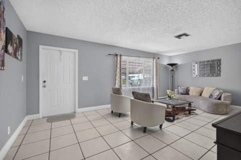 5337 Belleville Road, West Palm Beach FL - photo 9 of 77