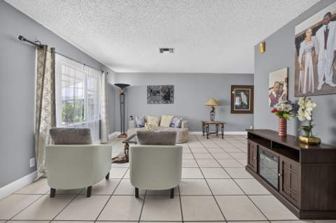 5337 Belleville Road, West Palm Beach FL - photo 10 of 77